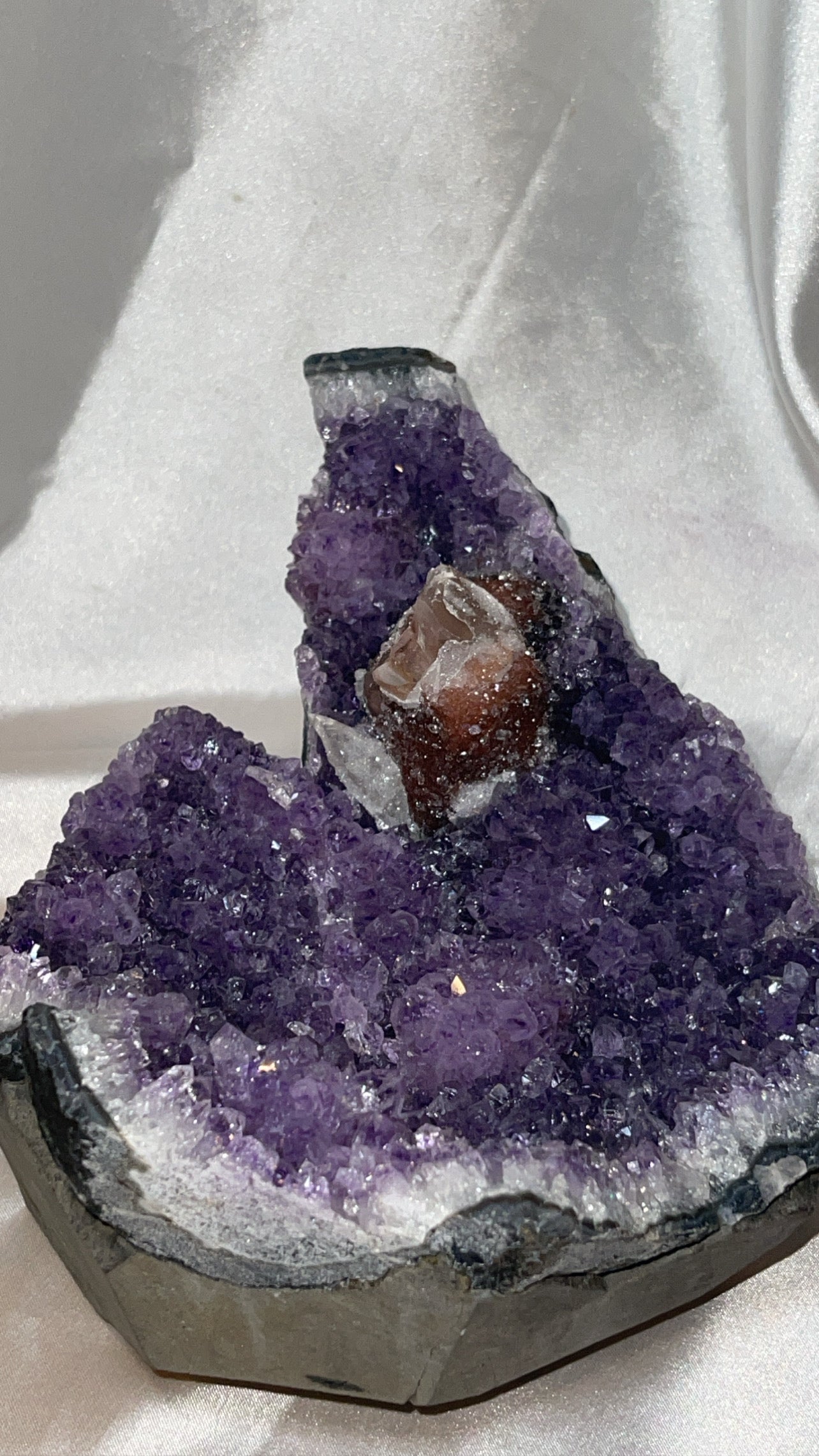 Amethyst Geode XXL Display