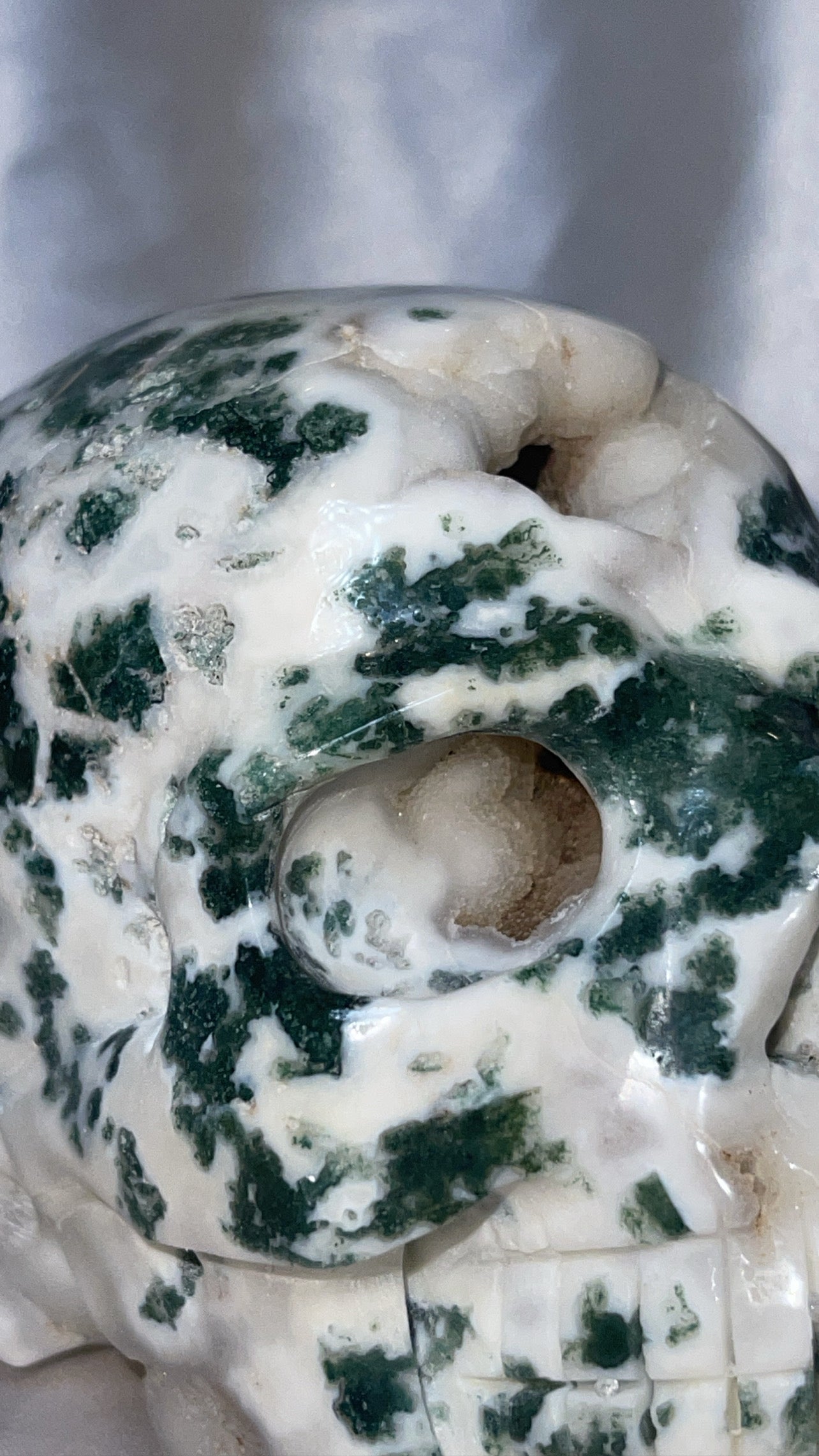 Druzy Moss Agate XL Skull