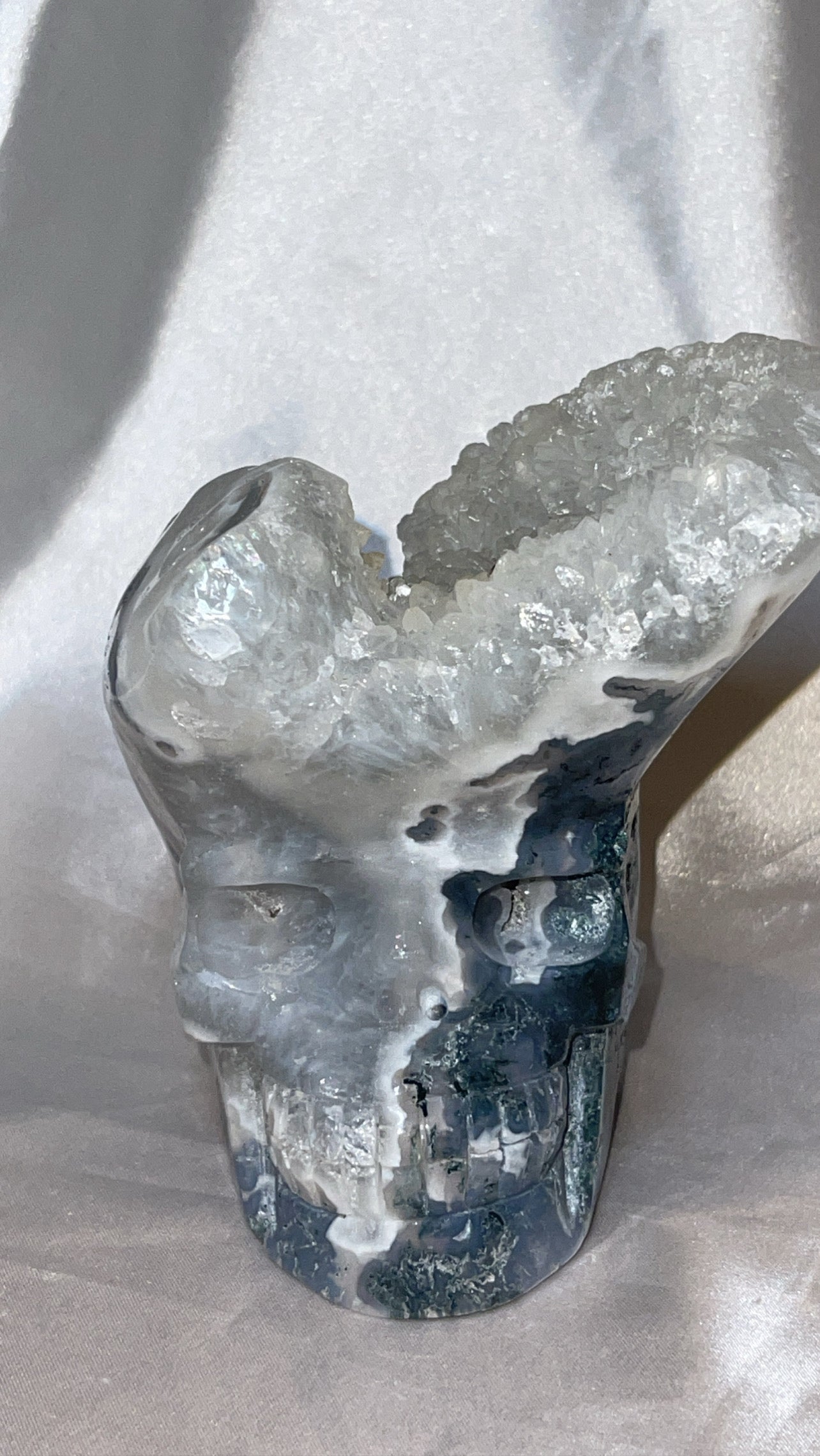 Moss Agate & Quartz XXL Mohawk Skull