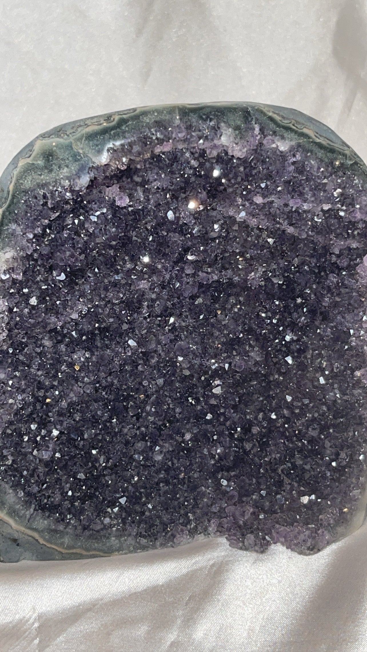 Druzy Galaxy Amethyst AAA XL Cutbase