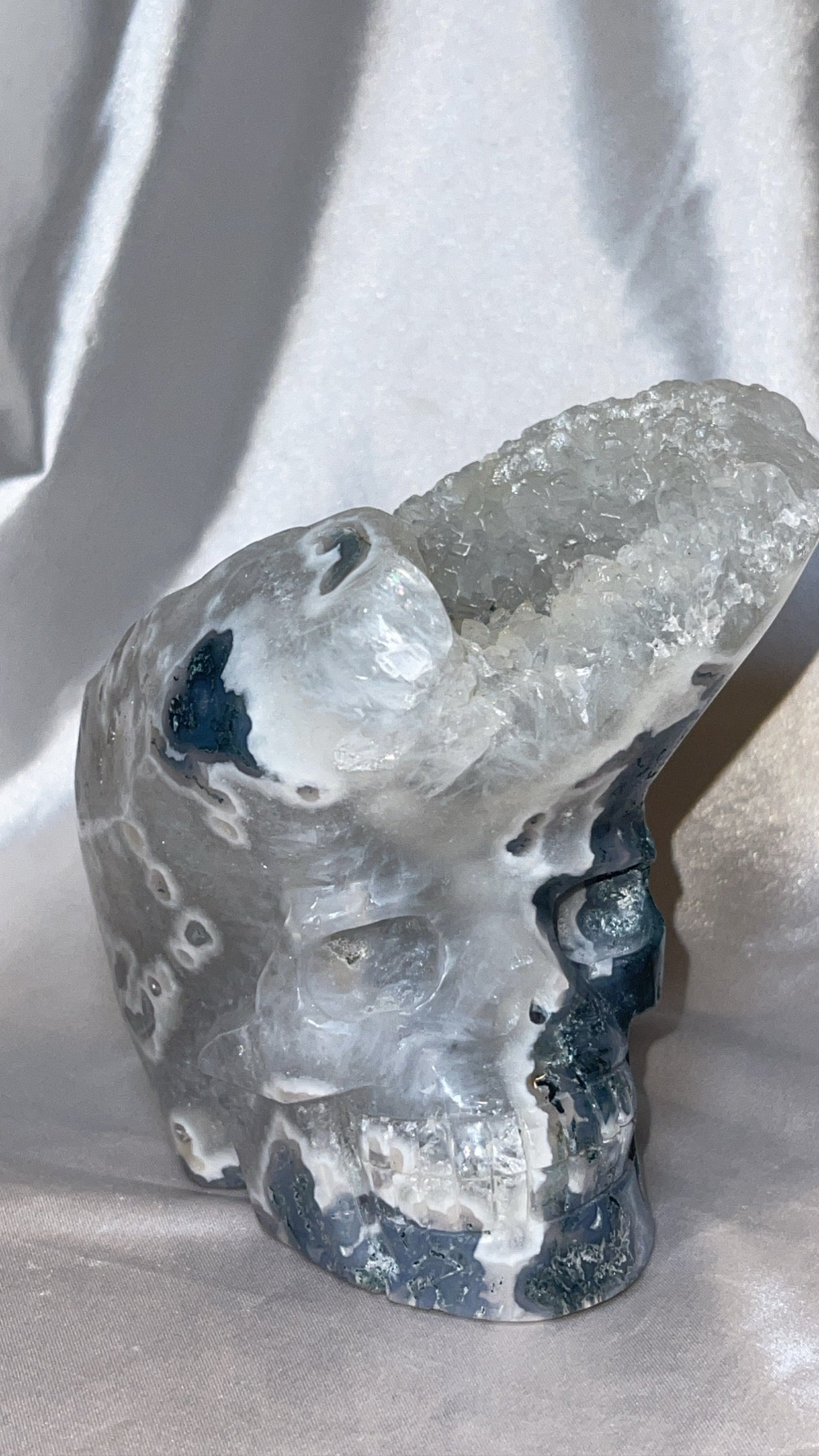 Moss Agate & Quartz XXL Mohawk Skull