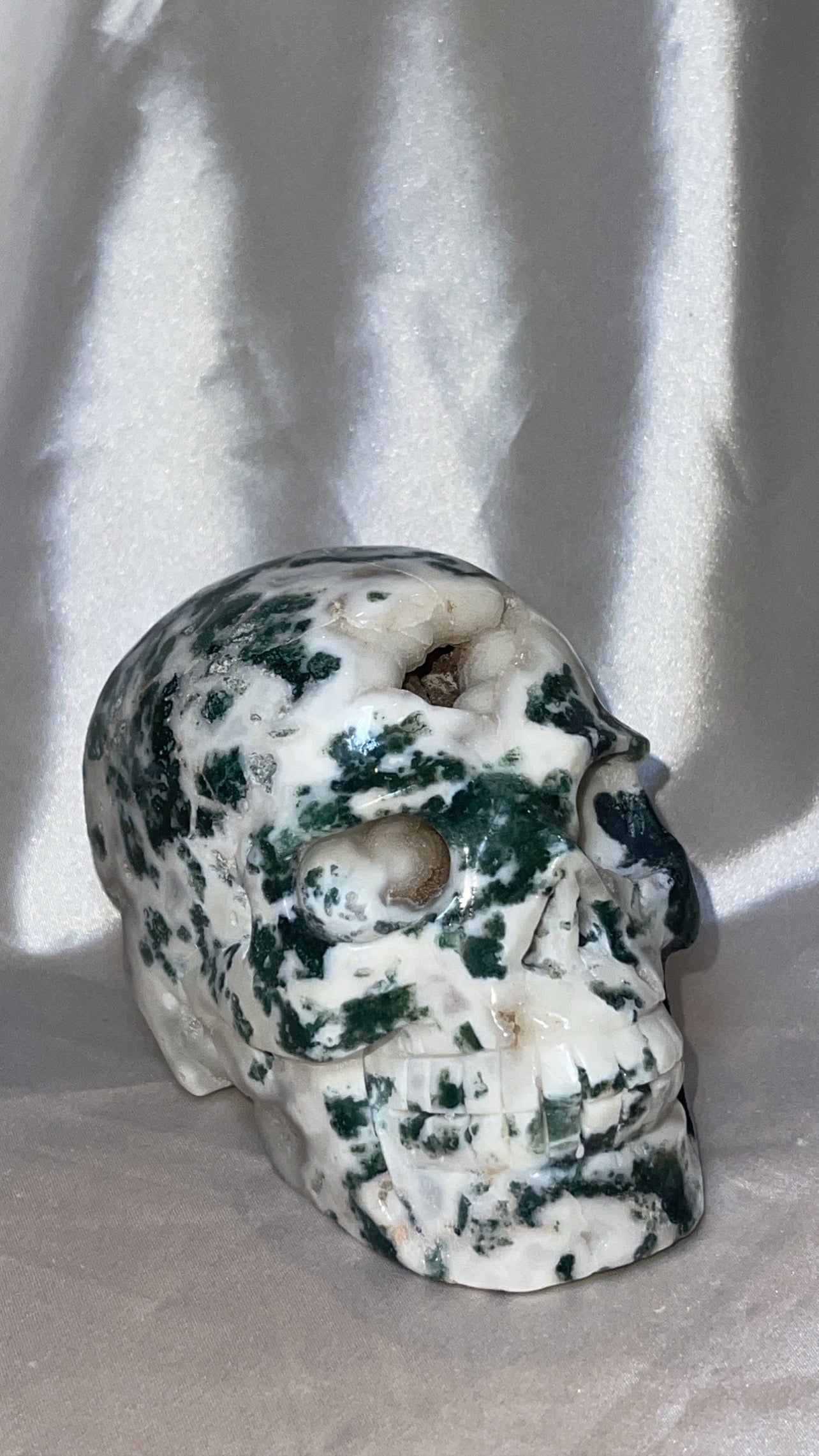 Druzy Moss Agate XL Skull