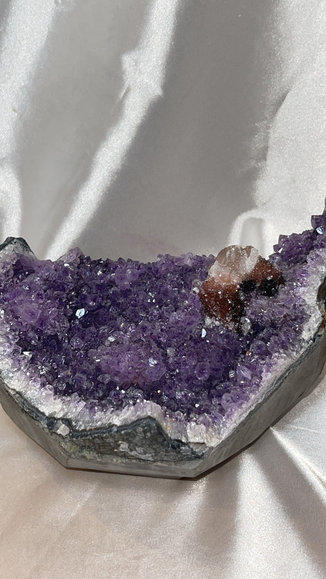 Amethyst Geode XXL Display