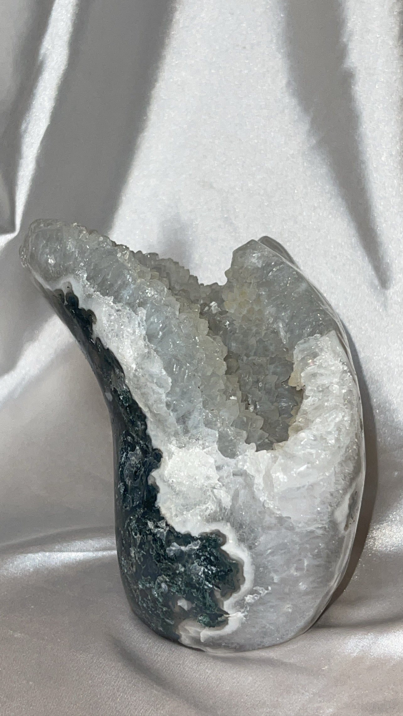 Moss Agate & Quartz XXL Mohawk Skull