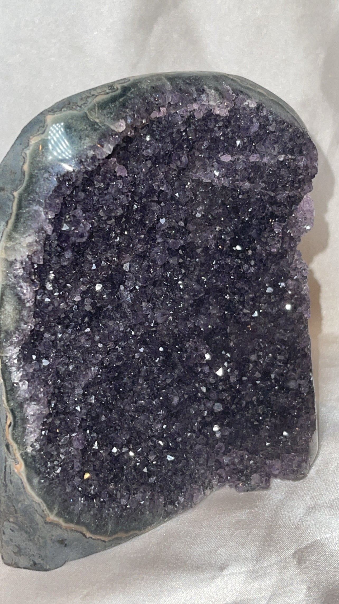 Druzy Galaxy Amethyst AAA XL Cutbase