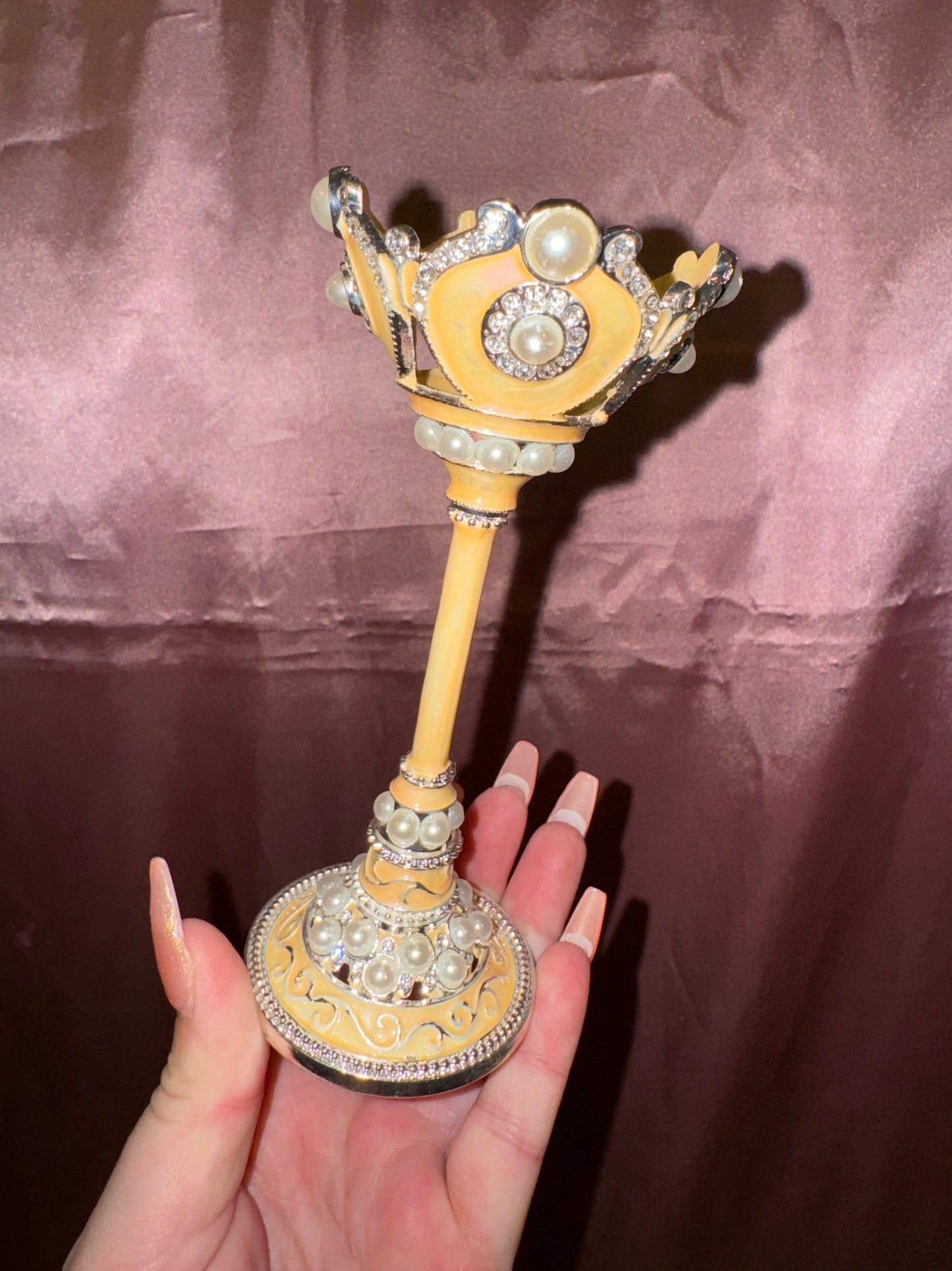 Detailed Sphere Stand