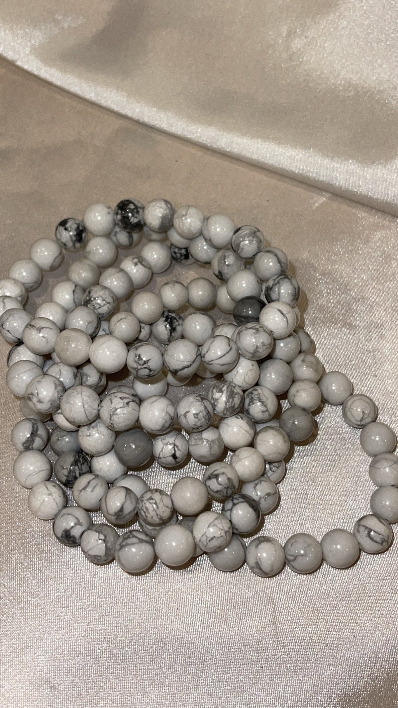 Howlite Bracelet 8mm