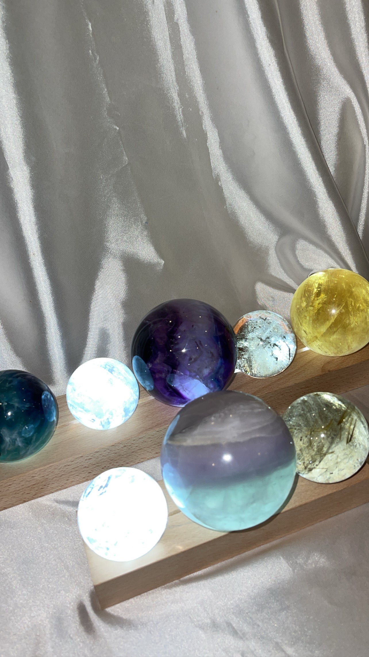 Wood Sphere Stand Light (Holds 3 or 5 spheres!)