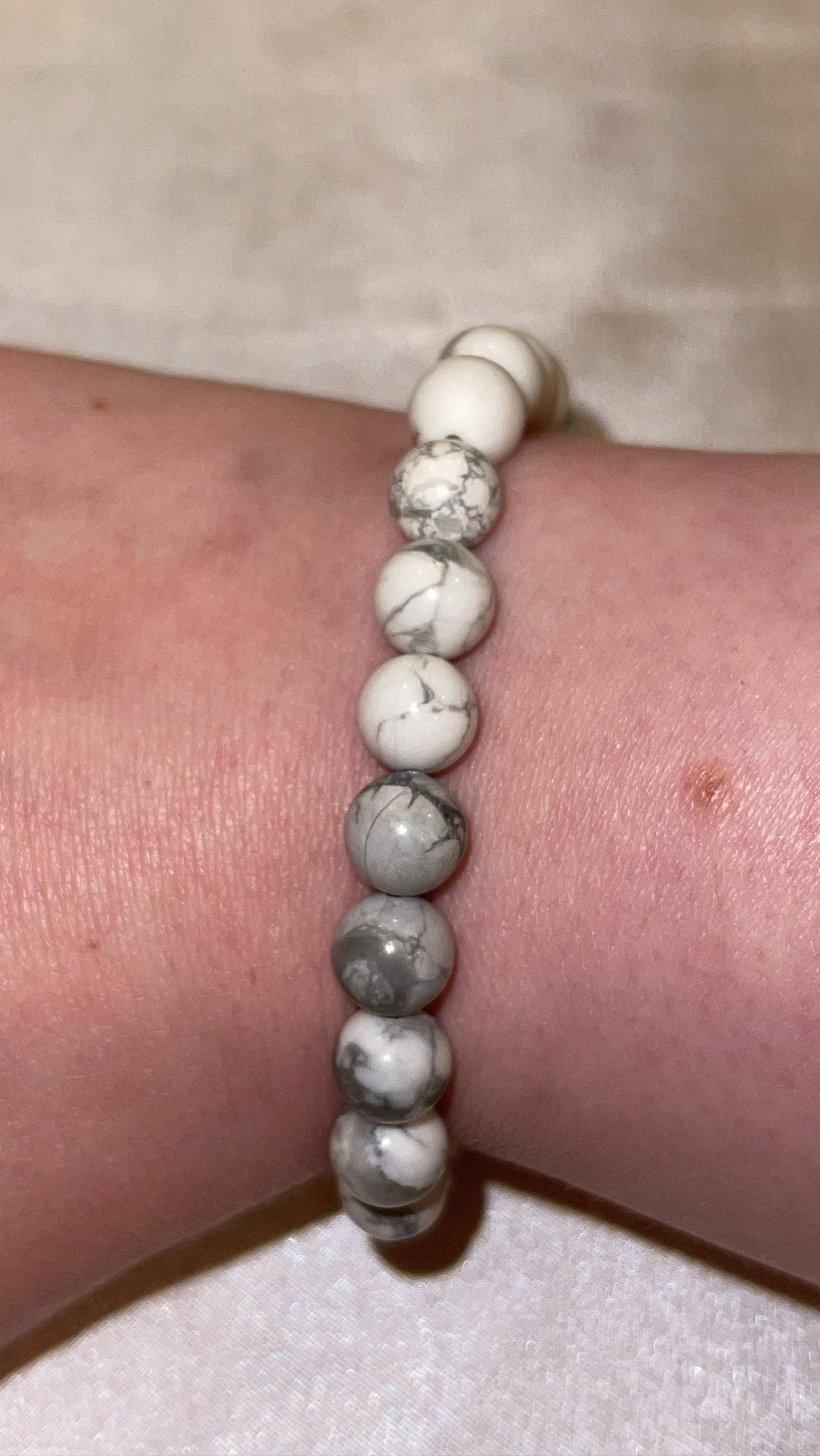 Howlite Bracelet 8mm