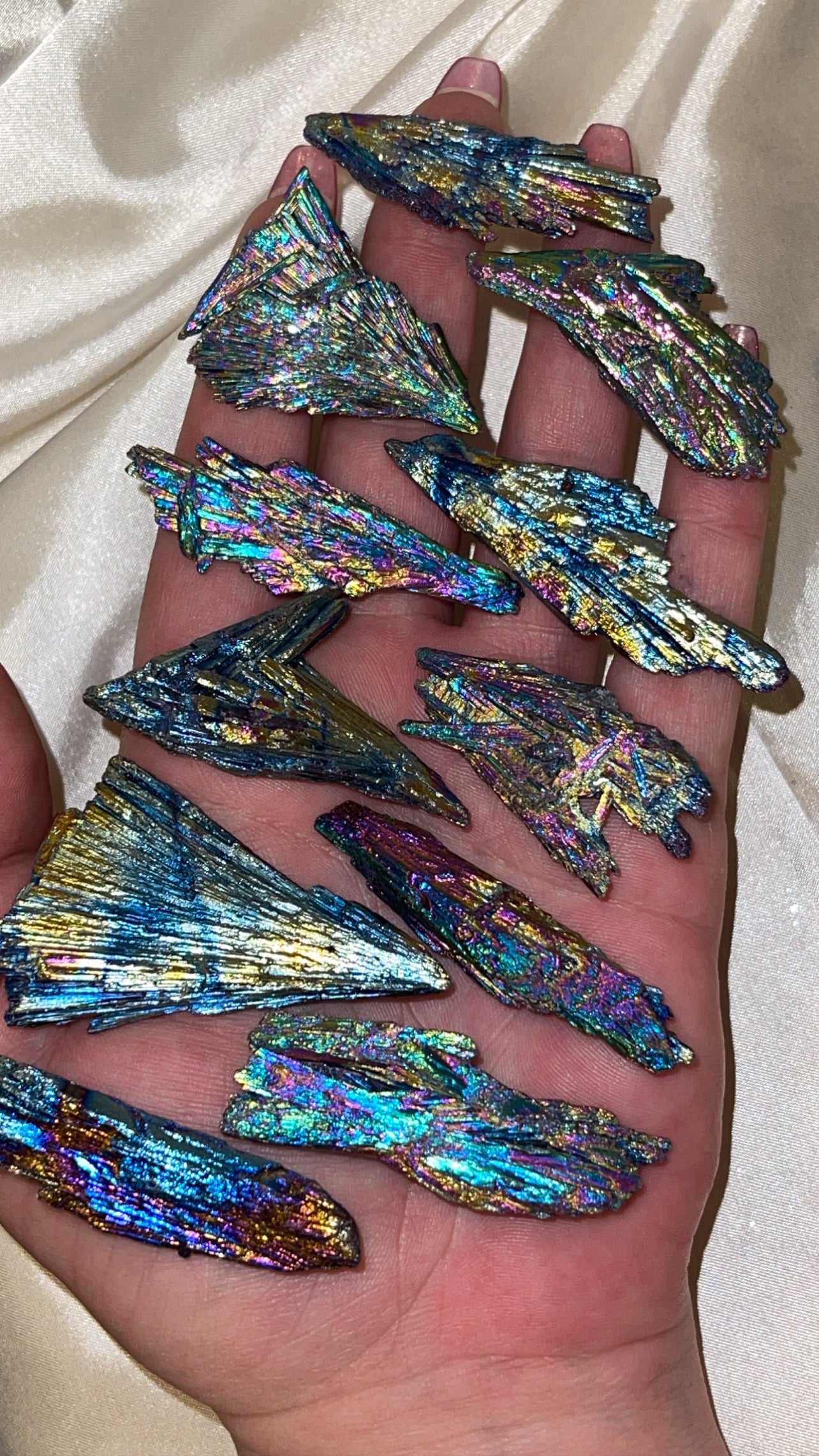 Aura Black Kyanite Fan