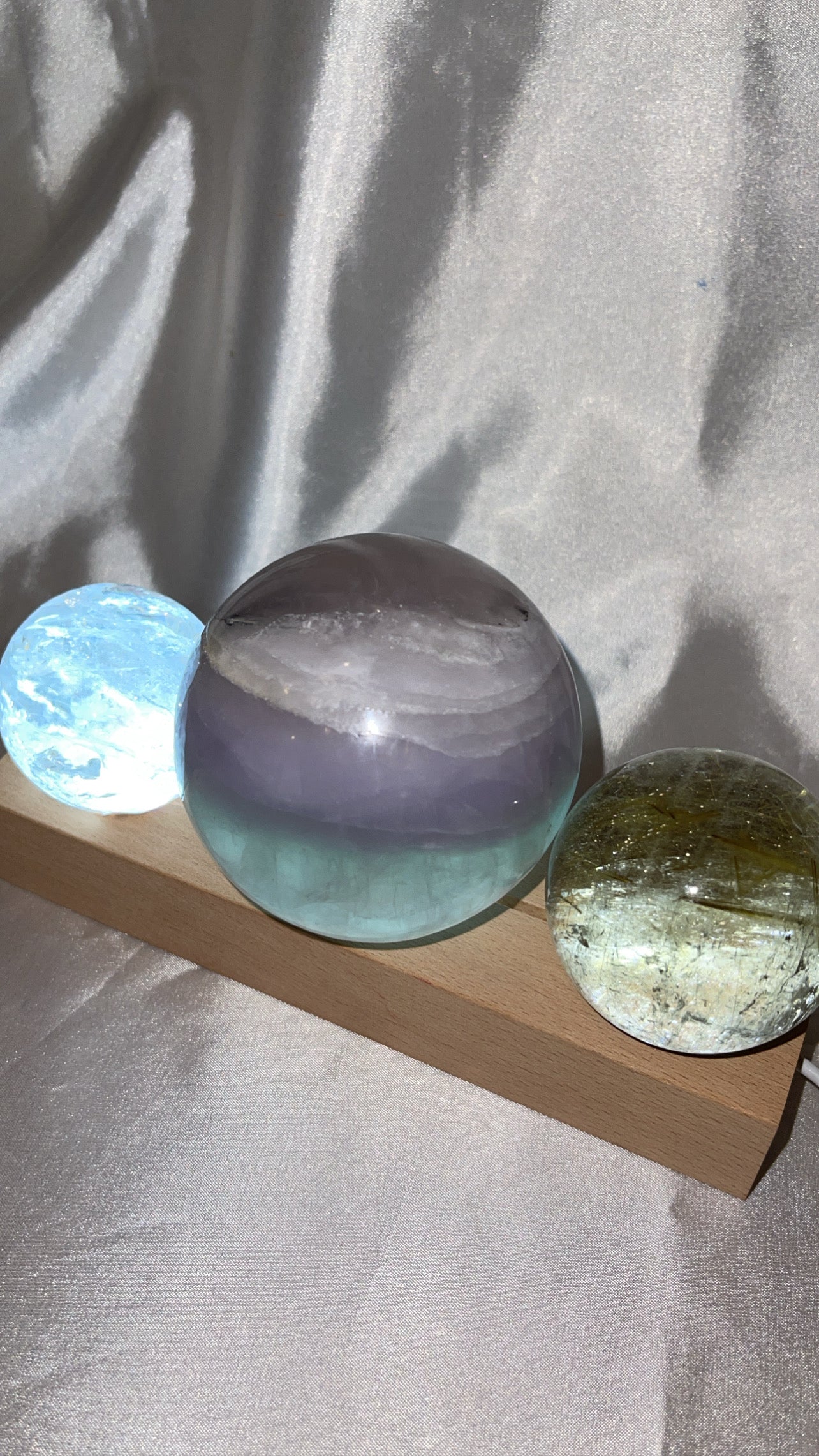 Wood Sphere Stand Light (Holds 3 or 5 spheres!)