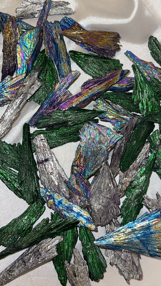 Aura Black Kyanite Fan