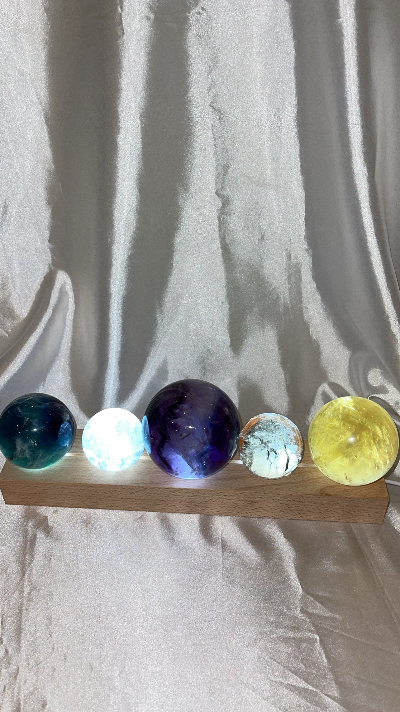 Wood Sphere Stand Light (Holds 3 or 5 spheres!)