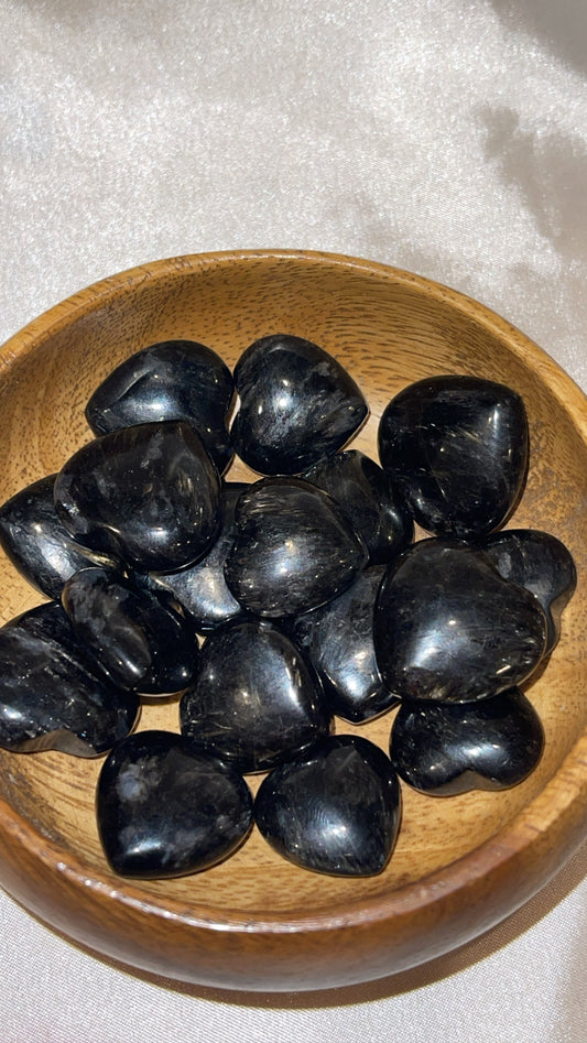 Arfvedsonite Small Heart