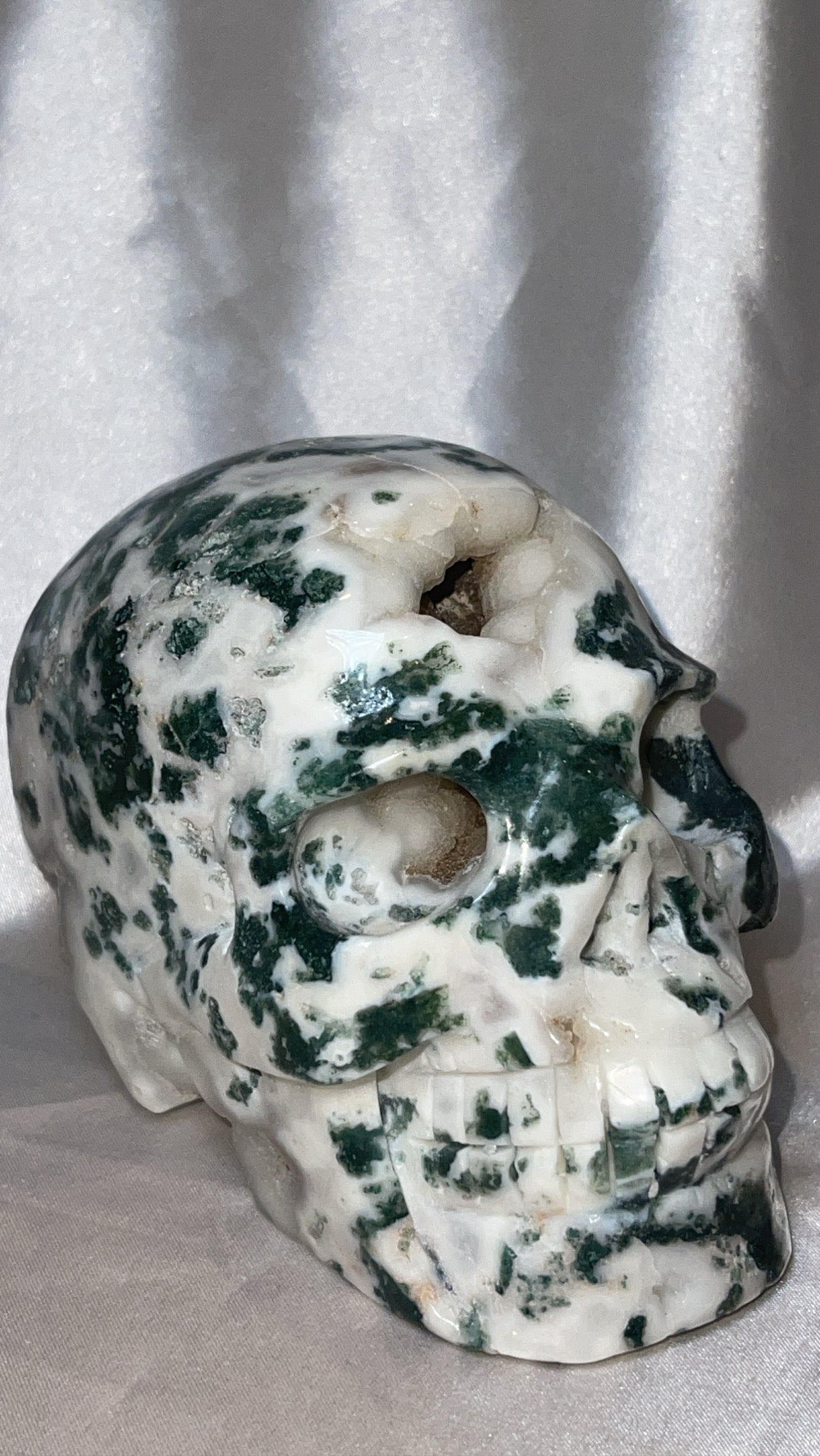 Druzy Moss Agate XL Skull