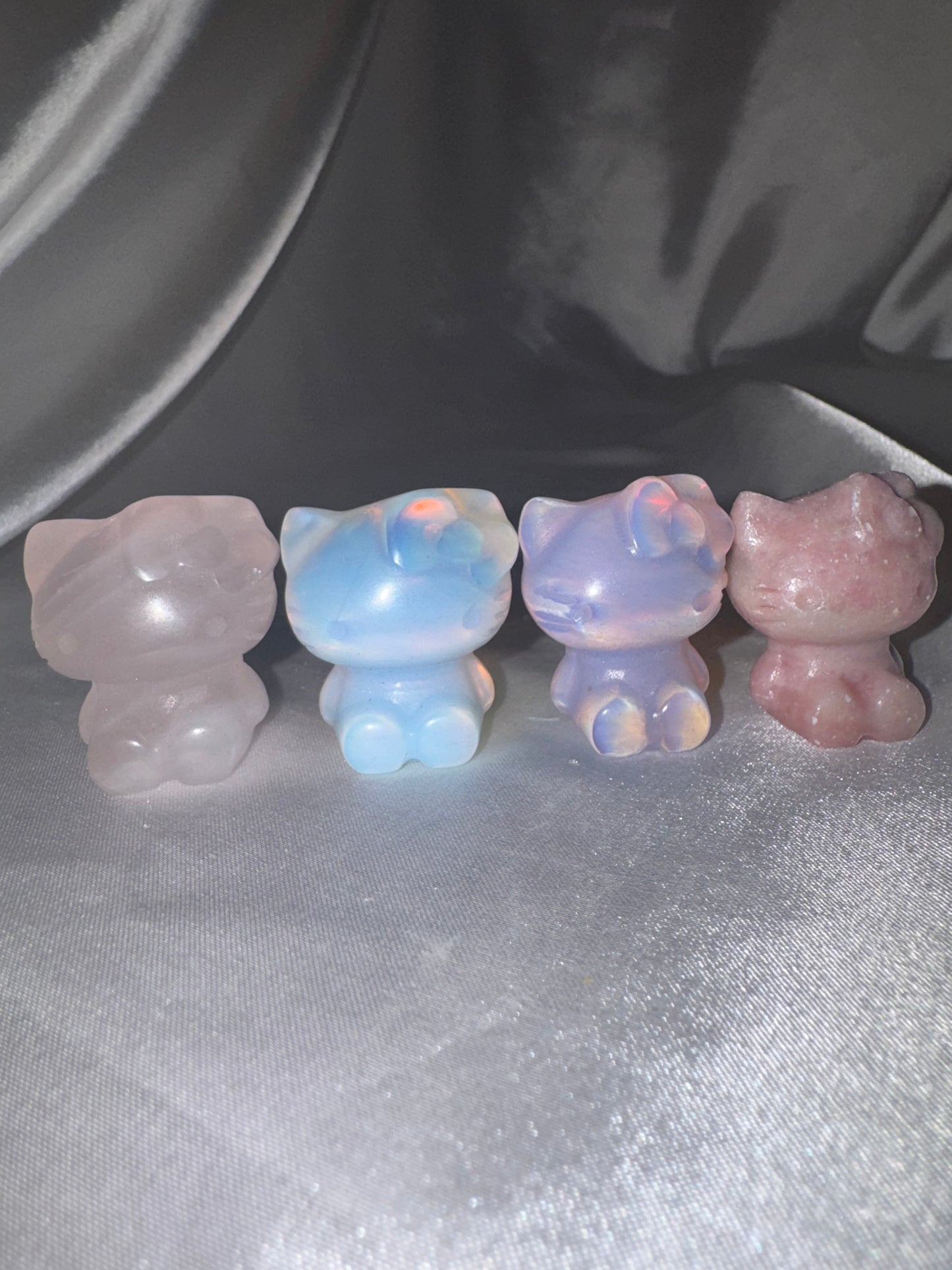 Hello Kitty Small Carving