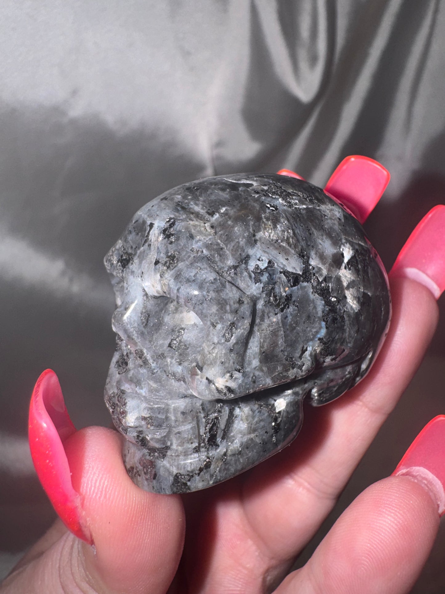 Larvakite Flashy Skull (Last one!)