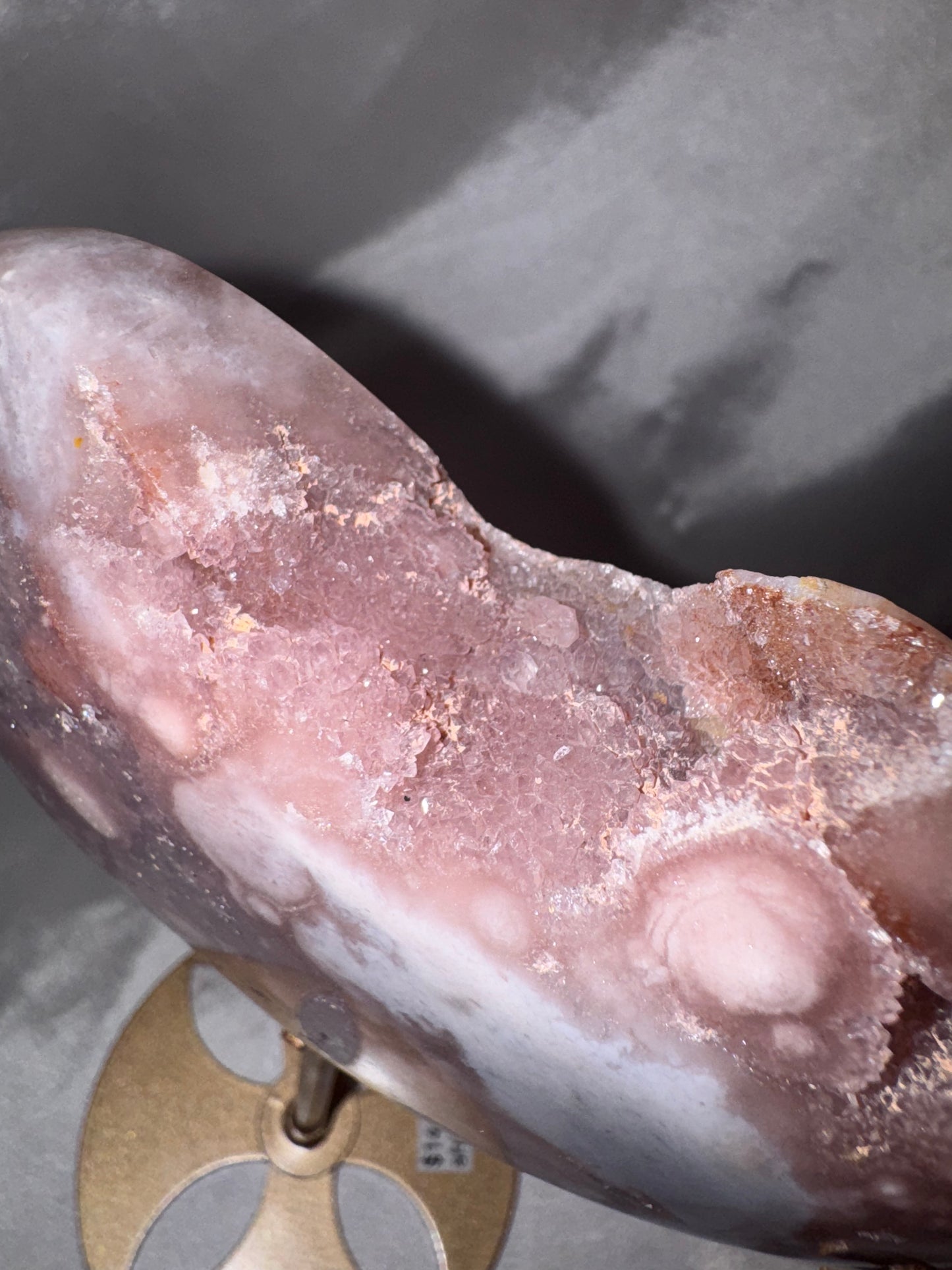 Amethyst Flower Agate AAA XL Heart on stand