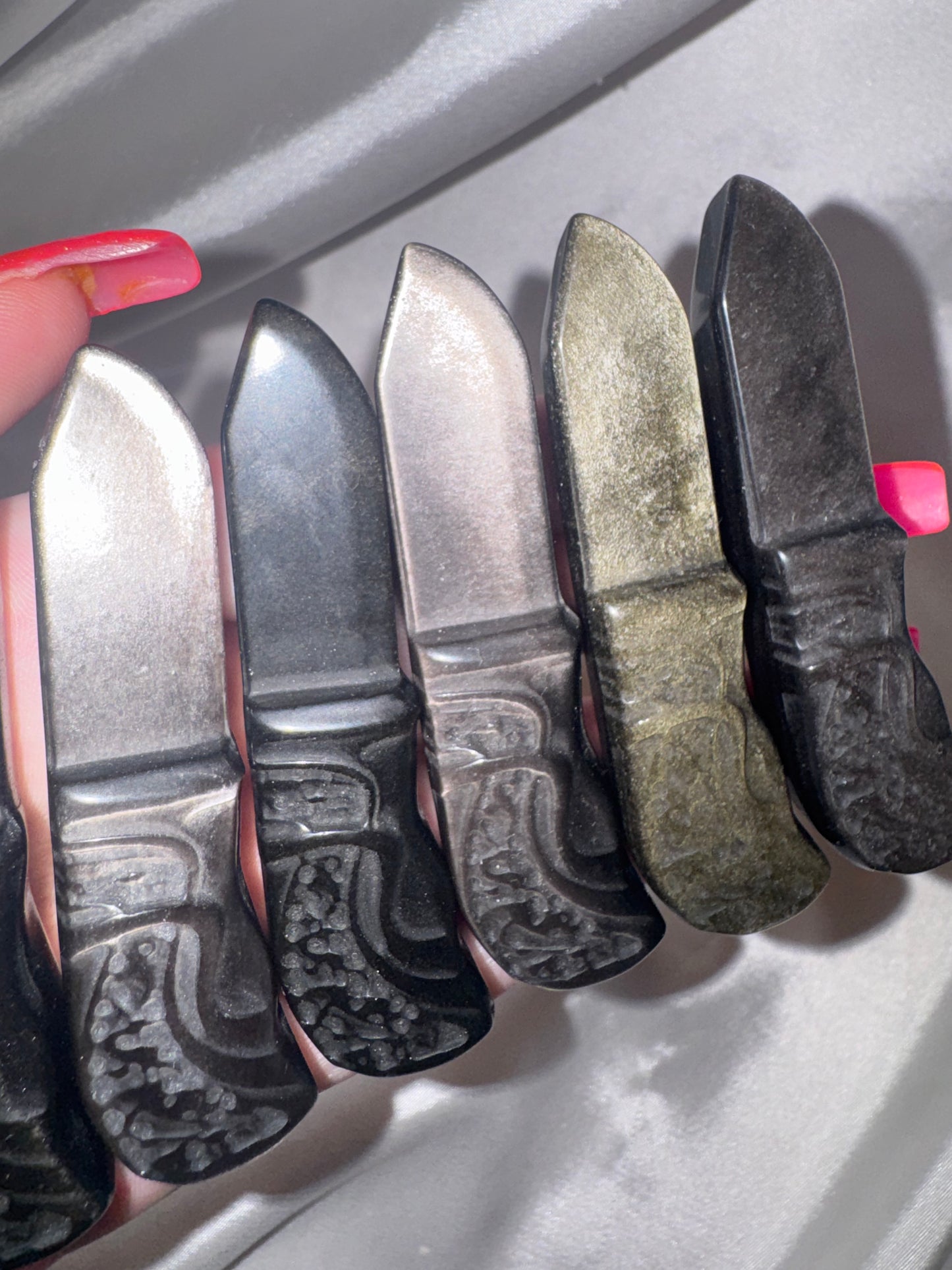 Sheen Obsidian Dagger