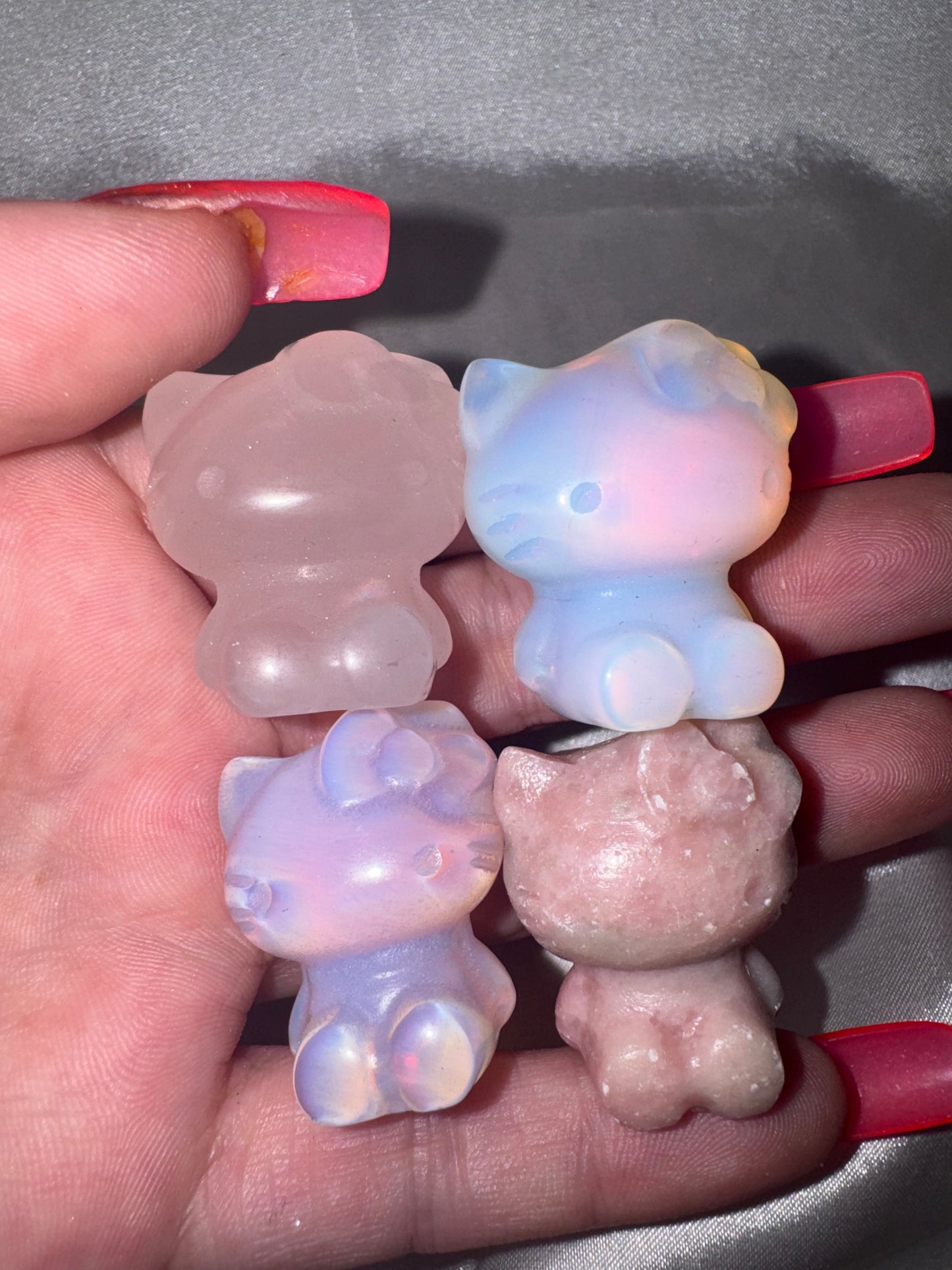 Hello Kitty Small Carving