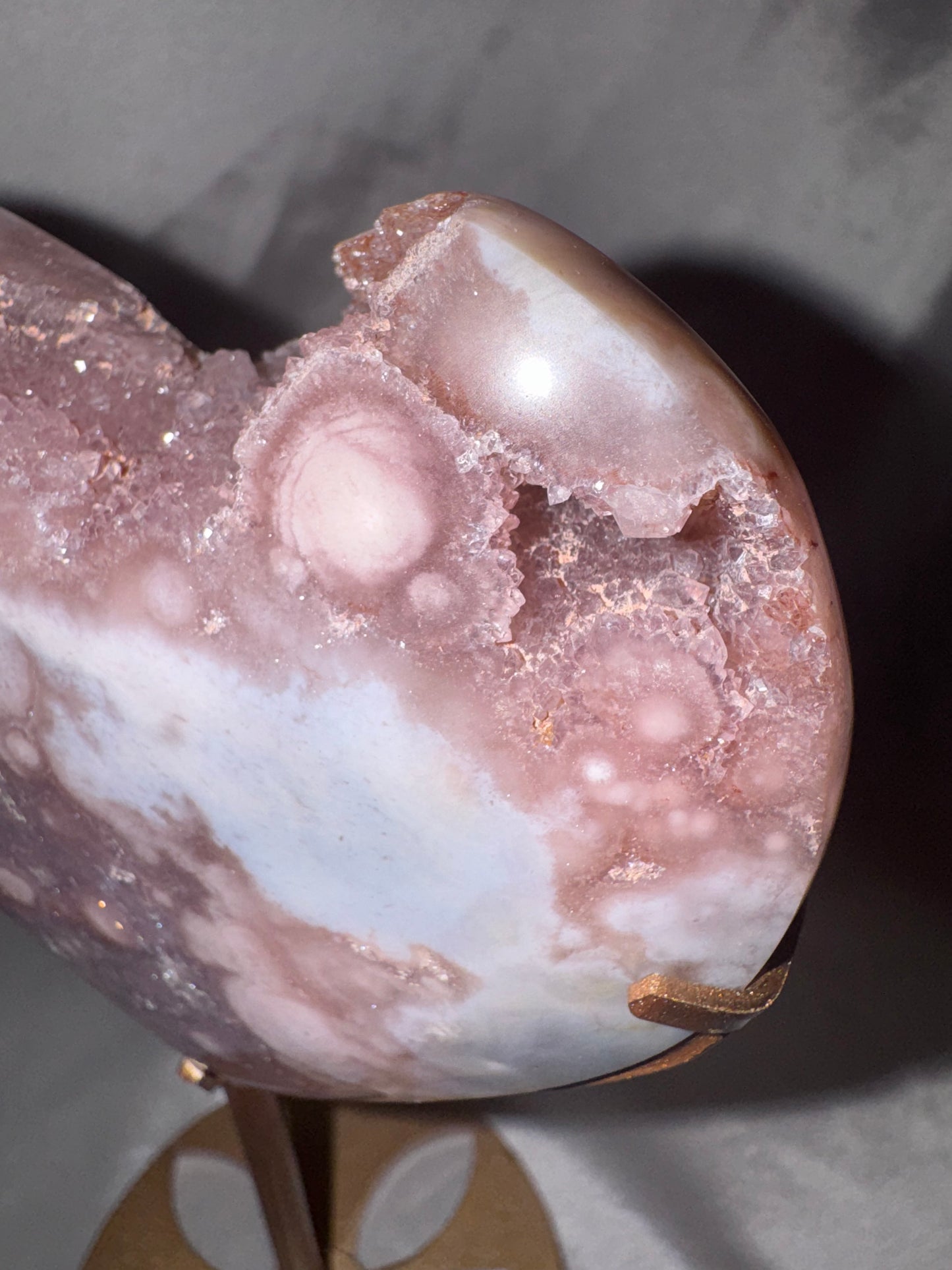 Amethyst Flower Agate AAA XL Heart on stand