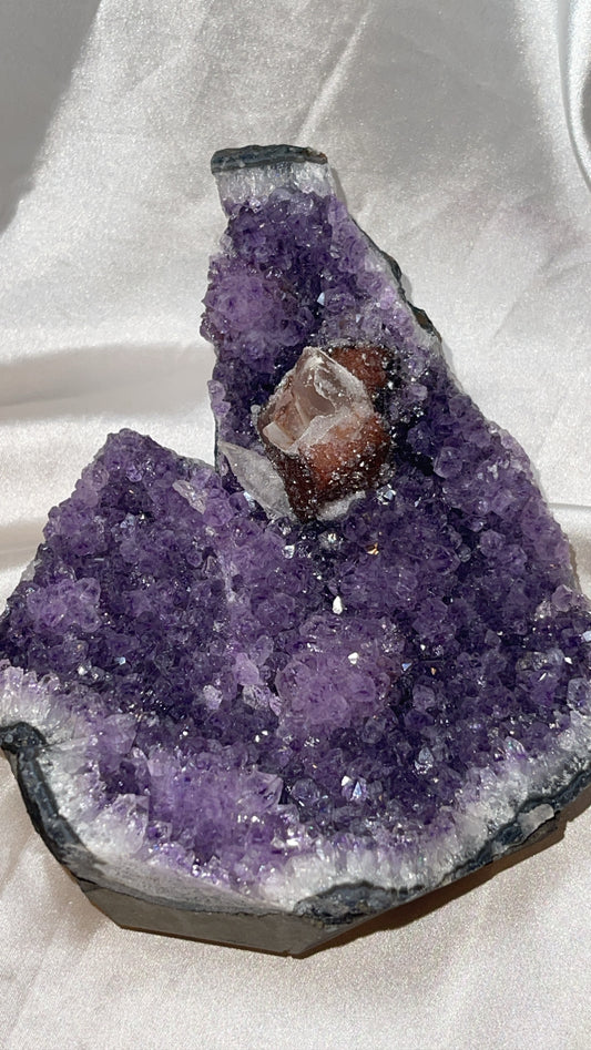 Amethyst Geode XXL Display