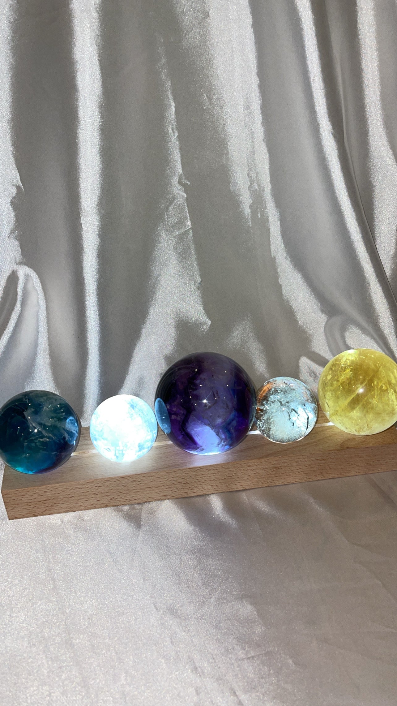 Wood Sphere Stand Light (Holds 3 or 5 spheres!)